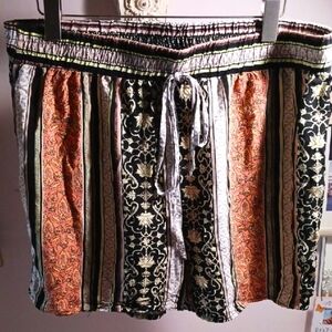 Mlle Gabrielle Orange and Black Patterned Shorts XL